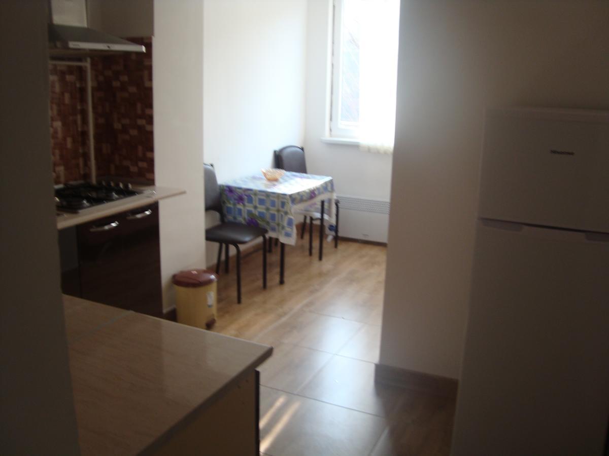 Apartments Azatutyan Avenue 9, Кв 19 Yerevan Luaran gambar
